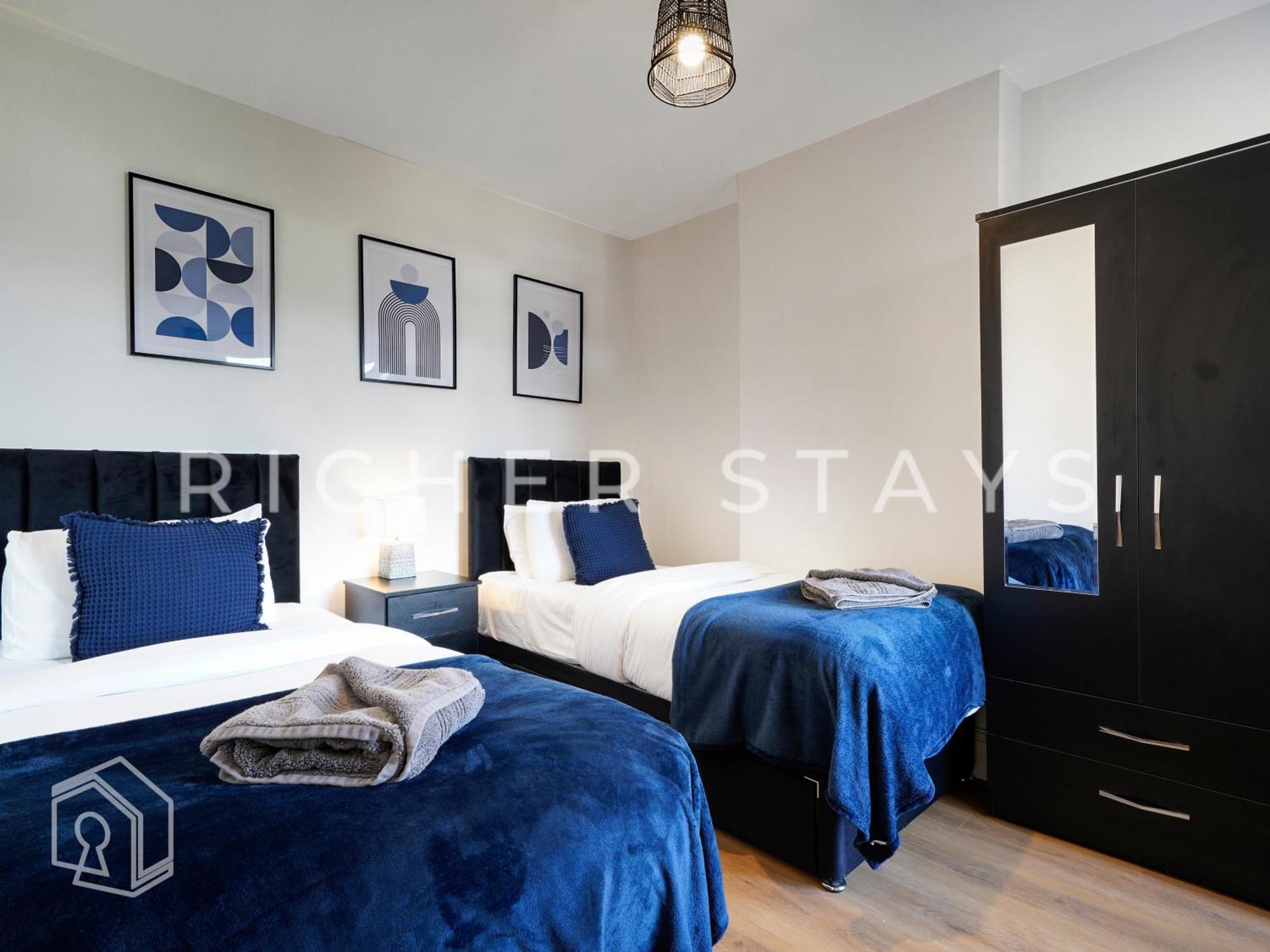 Watford Large 5Br Home - Contractors & Families Kültér fotó